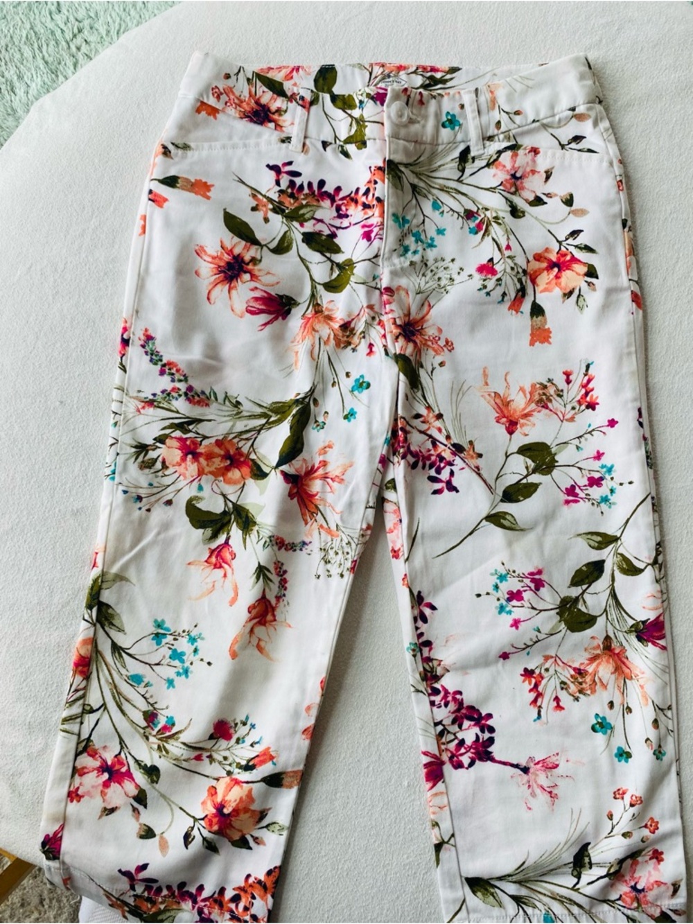 St Johns Bay White Floral Capri Pants for Women